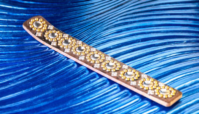 Schiffchenhalter - Mondblume mit Messingverzierung B: 3,5 cm, L: 26 cm