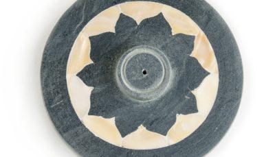 Runder Specksteinhalter - Lotusblume mit Perlmutteinlage Ø10 cm