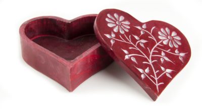 Herz Kegel-Box mit Vorratsbehälter + Räucherstäbchenhalter ca. 10 cm